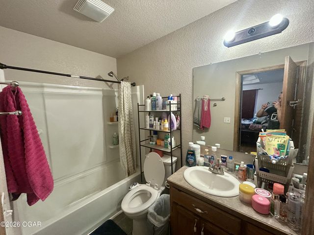 2639 E 5th Street, Joplin, MO 64801