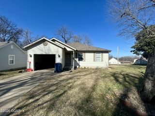 2639 E 5th Street, Joplin, MO 64801