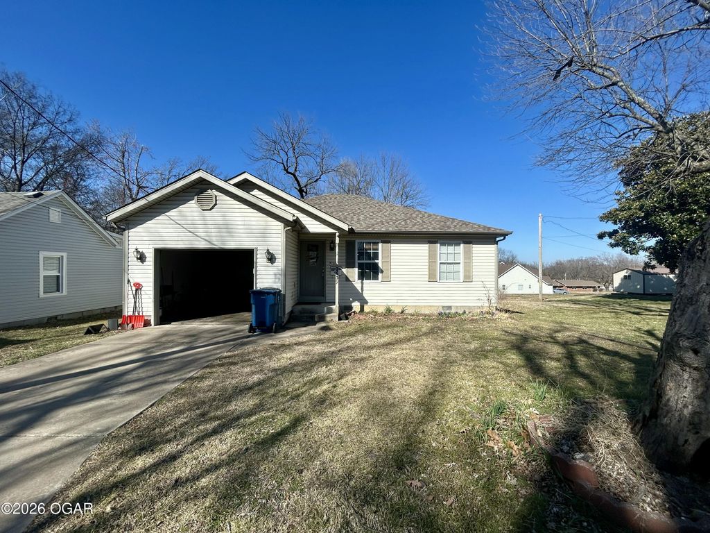 2639 E 5th Street, Joplin, MO 64801