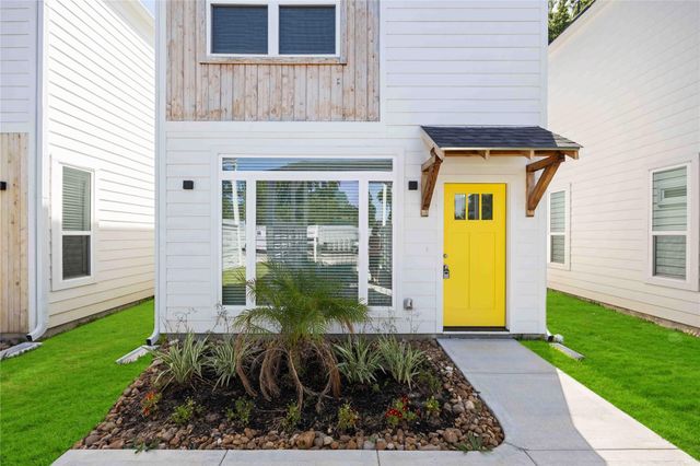 8016 Willow Street B, Houston, TX 77088