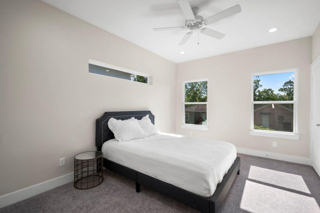 8016 Willow Street B, Houston, TX 77088