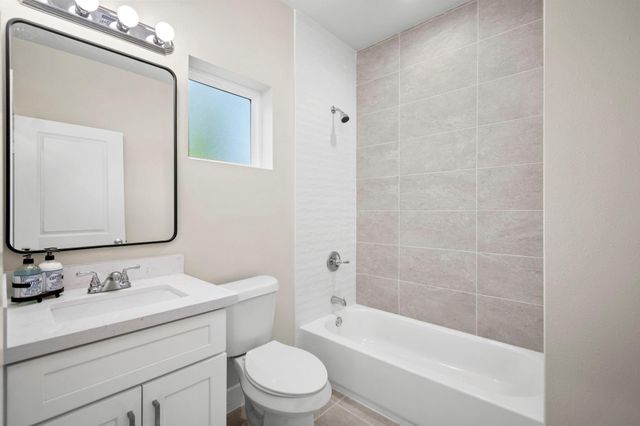 8016 Willow Street B, Houston, TX 77088