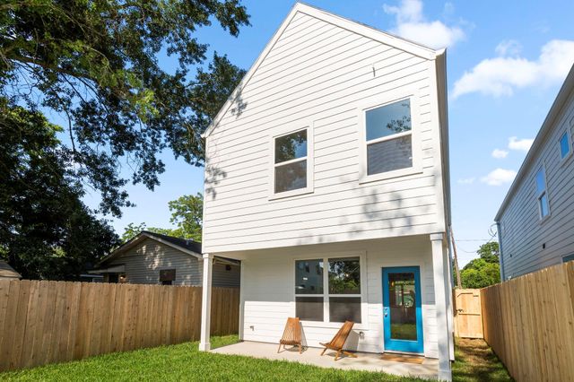 8016 Willow Street B, Houston, TX 77088