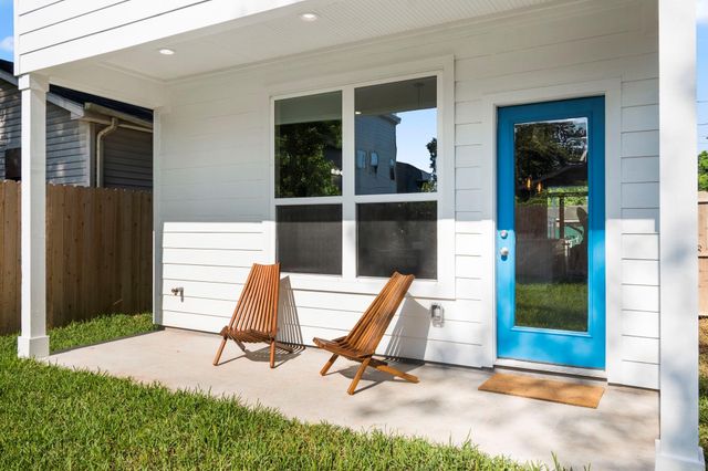 8016 Willow Street B, Houston, TX 77088