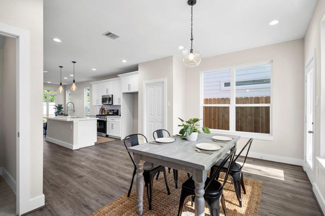 8016 Willow Street B, Houston, TX 77088