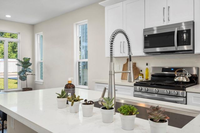 8016 Willow Street B, Houston, TX 77088