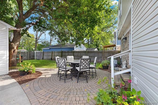 1511 E 11 Mile Road, Madison Heights, MI 48071