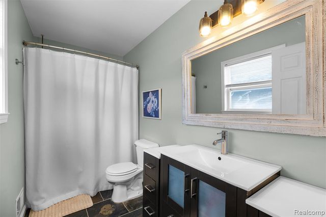 1511 E 11 Mile Road, Madison Heights, MI 48071