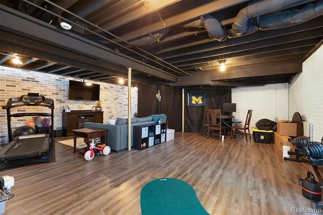 1511 E 11 Mile Road, Madison Heights, MI 48071