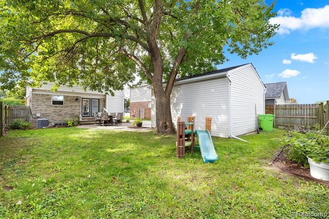 1511 E 11 Mile Road, Madison Heights, MI 48071