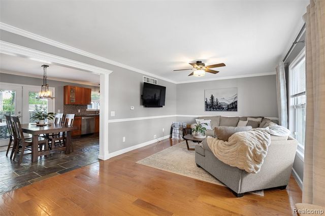 1511 E 11 Mile Road, Madison Heights, MI 48071