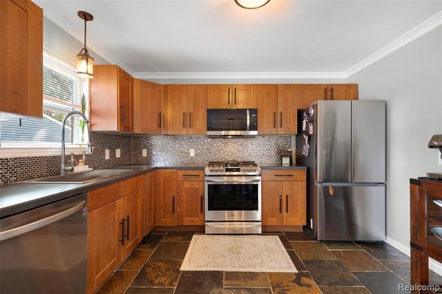 1511 E 11 Mile Road, Madison Heights, MI 48071