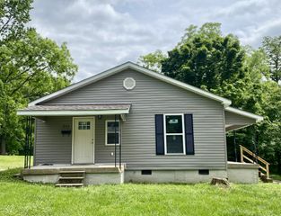 711 Gwen St, Paris, TN 38242