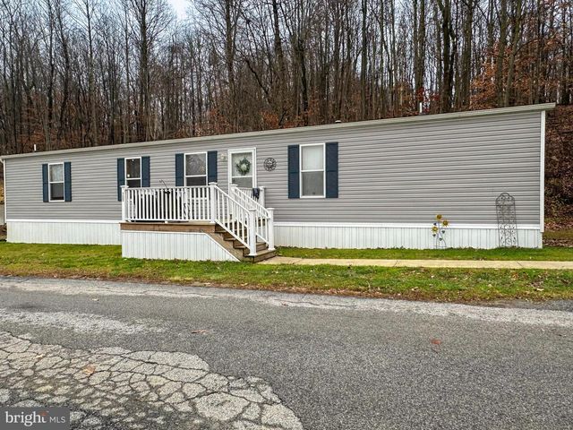 725 HILLSIDE DR, Gap, PA 17527