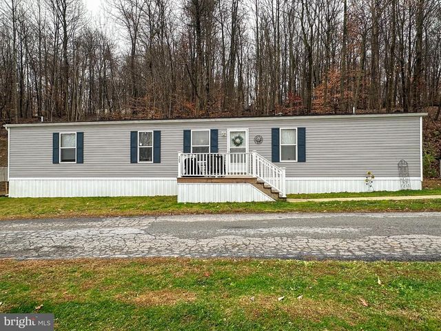 725 HILLSIDE DR, Gap, PA 17527