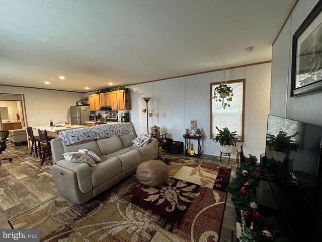 725 HILLSIDE DR, Gap, PA 17527