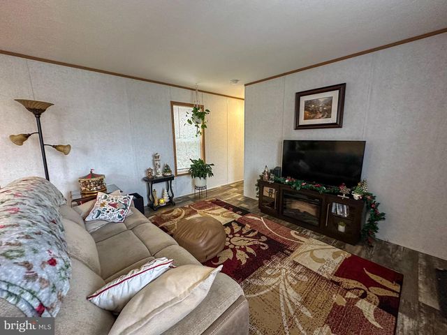 725 HILLSIDE DR, Gap, PA 17527