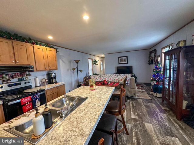 725 HILLSIDE DR, Gap, PA 17527