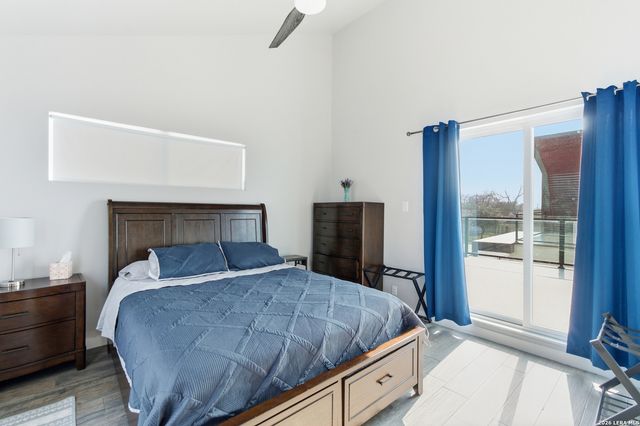 911 Iowa, San Antonio, TX 78203