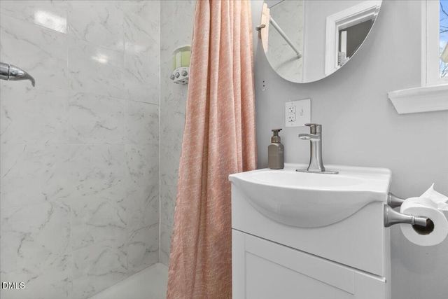 411 Hillcrest Avenue, Burlington, NC 27215