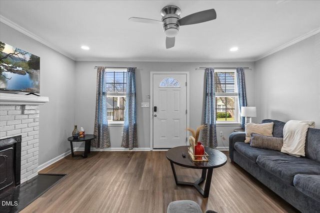 411 Hillcrest Avenue, Burlington, NC 27215