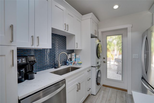 76 N SHORE DRIVE, Anna Maria, FL 34216