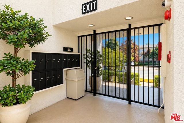 15141 Burbank Boulevard 103, Van Nuys, CA 91411
