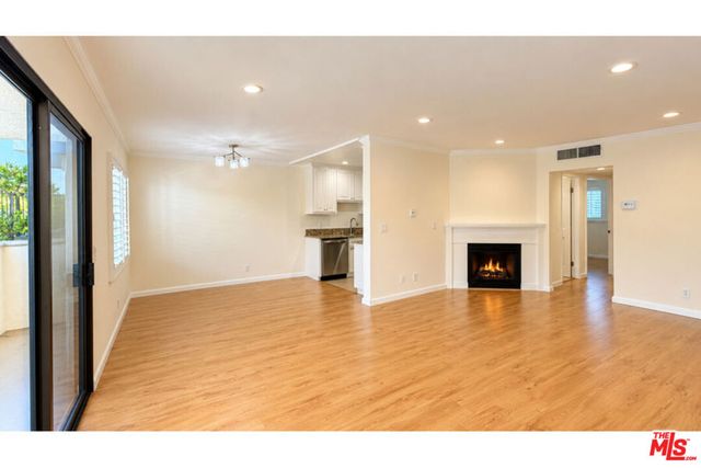 15141 Burbank Boulevard 103, Van Nuys, CA 91411