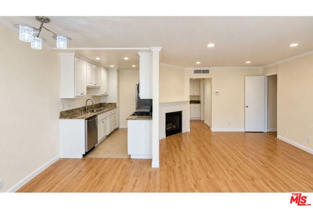 15141 Burbank Boulevard 103, Van Nuys, CA 91411
