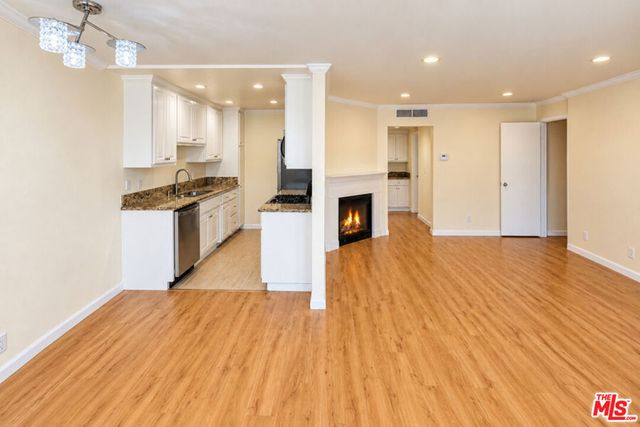 15141 Burbank Boulevard 103, Van Nuys, CA 91411