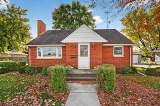 210 W PECKHAM STREET, Neenah, WI 54956