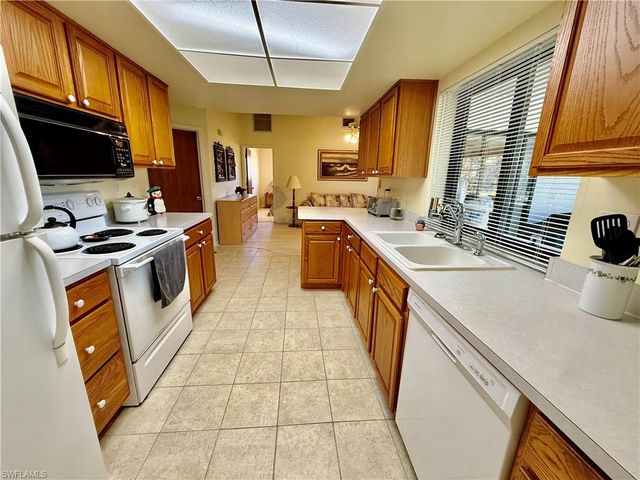 19993 Lake Vista CIR N, Lehigh Acres, FL 33936