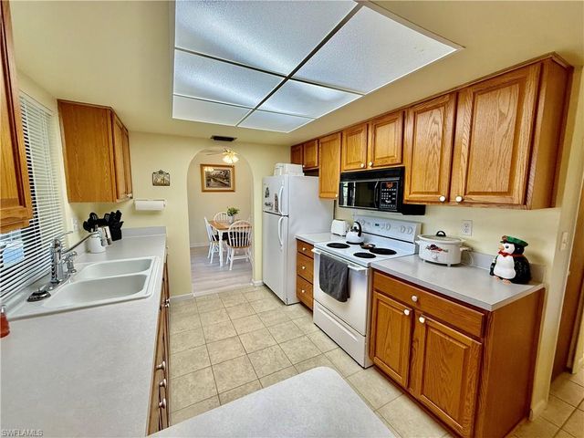 19993 Lake Vista CIR N, Lehigh Acres, FL 33936