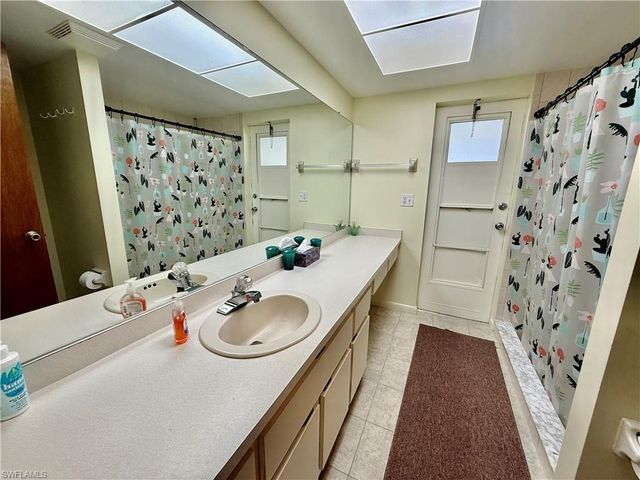 19993 Lake Vista CIR N, Lehigh Acres, FL 33936