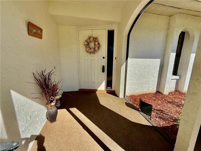 19993 Lake Vista CIR N, Lehigh Acres, FL 33936