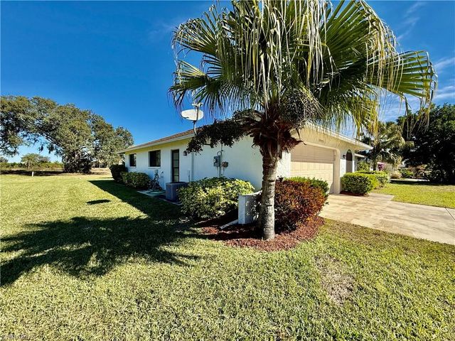 19993 Lake Vista CIR N, Lehigh Acres, FL 33936