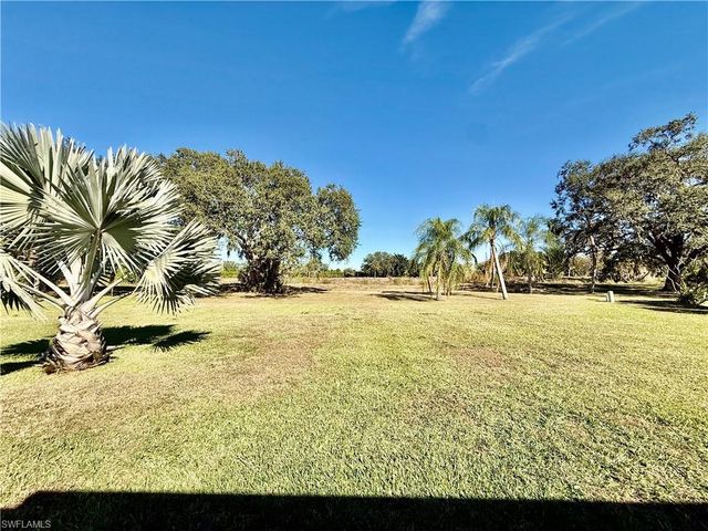 19993 Lake Vista CIR N, Lehigh Acres, FL 33936