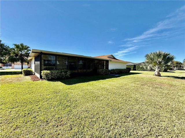 19993 Lake Vista CIR N, Lehigh Acres, FL 33936