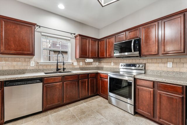 808 Northstar Ct, Old Hickory, TN 37138