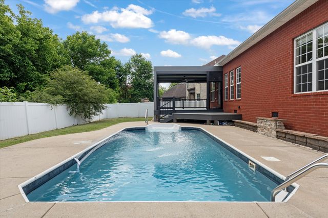 808 Northstar Ct, Old Hickory, TN 37138