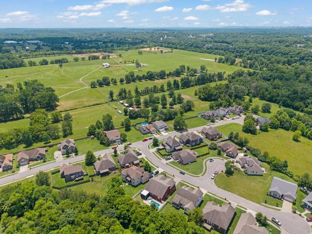 808 Northstar Ct, Old Hickory, TN 37138