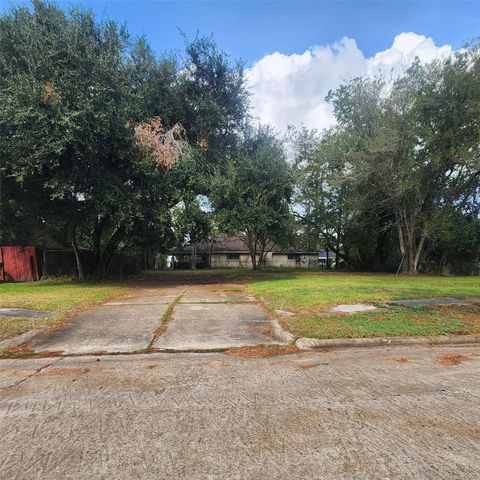 7709 Navasota Street, Houston, TX 77016