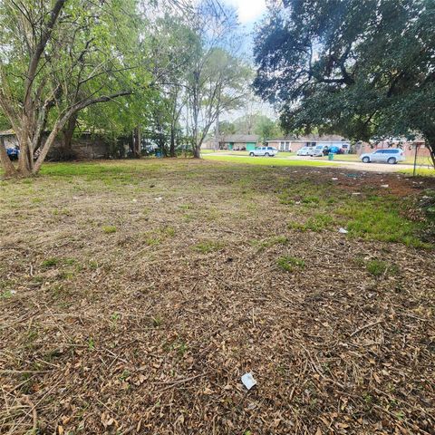 7709 Navasota Street, Houston, TX 77016