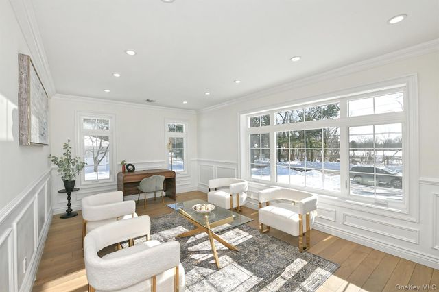 11 Edcris Lane, Huntington, NY 11743