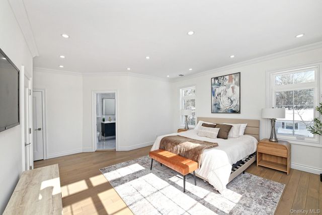 11 Edcris Lane, Huntington, NY 11743