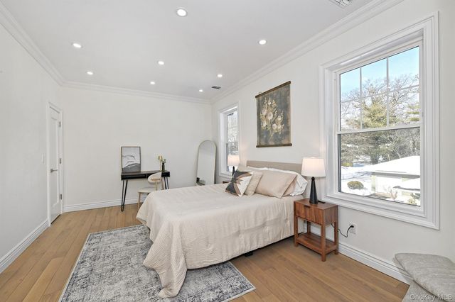 11 Edcris Lane, Huntington, NY 11743