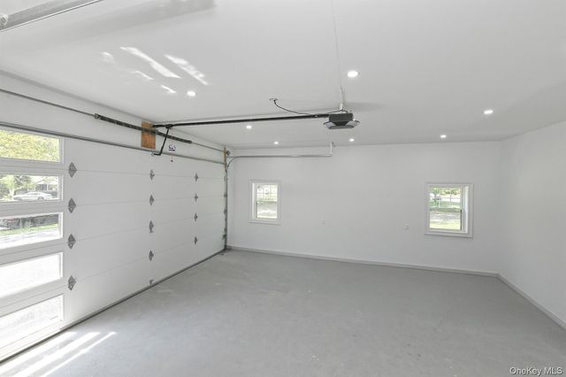 11 Edcris Lane, Huntington, NY 11743