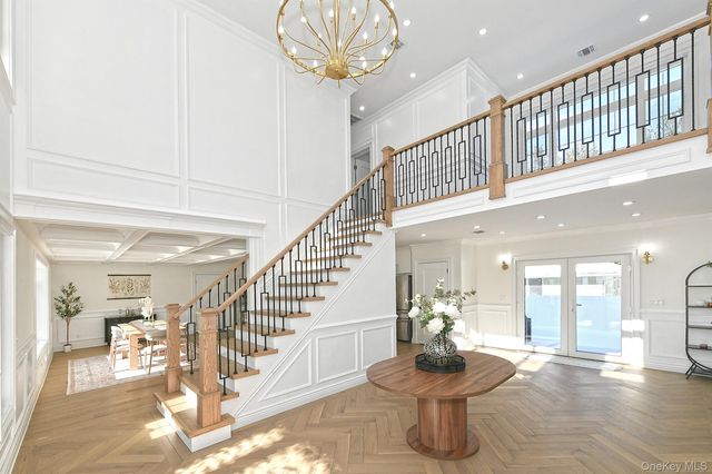 11 Edcris Lane, Huntington, NY 11743