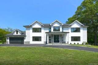 11 Edcris Lane, Huntington, NY 11743