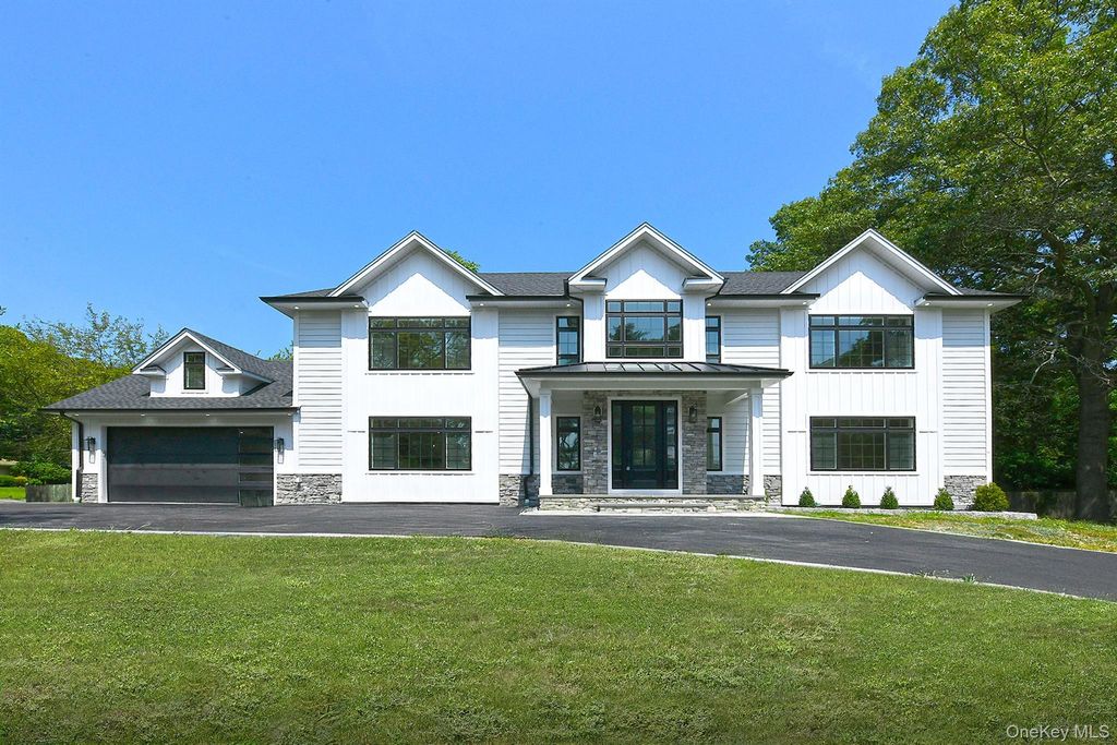 11 Edcris Lane, Huntington, NY 11743